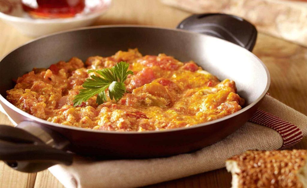 Žádná slanina. Turecká míchaná vejce jsou stokrát chutnější