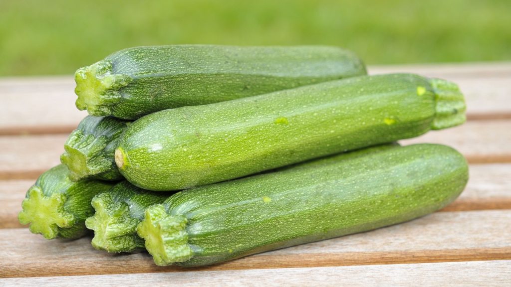 Cuketové palačinky s tvarohovou náplní: jemná chuť a snadná příprava – hosté budou spokojeni