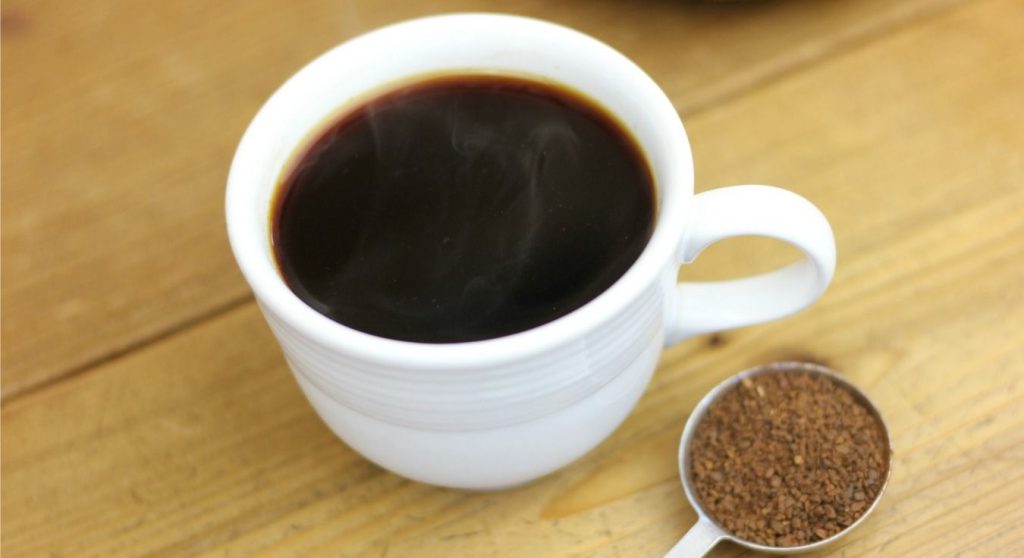 Nejzdravější lidé přidávají toto do kávy místo mléka. Stačí jedna čajová lžička