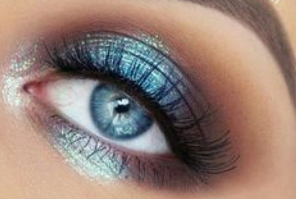 Jak vybrat make-up podle barvy očí? Osvědčené tipy, které podtrhnou vaši krásu a zářivost.