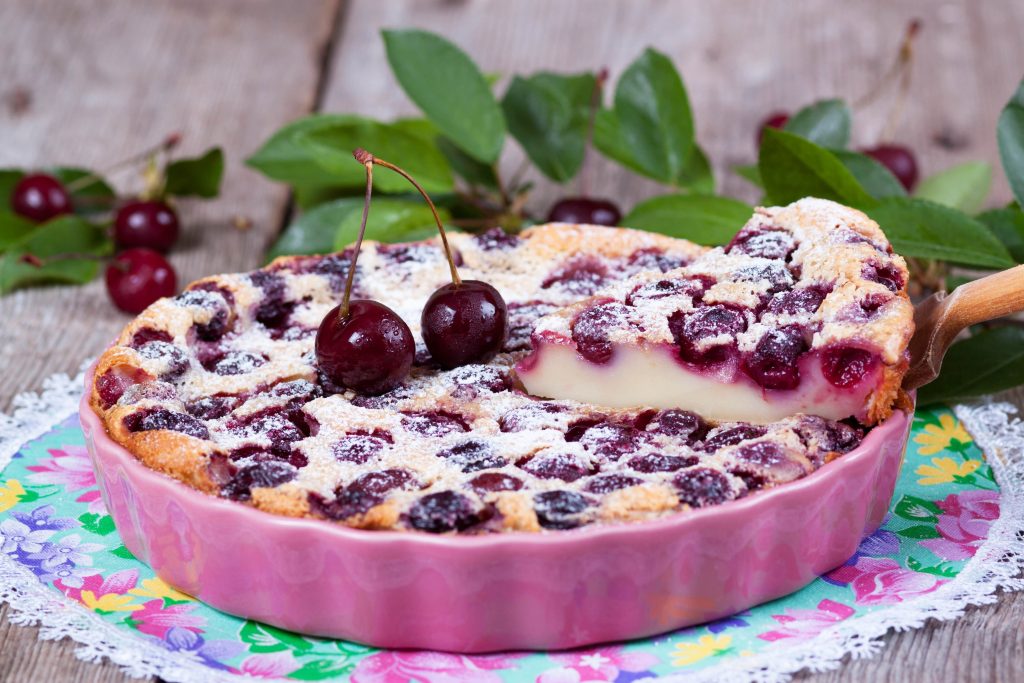 Tento skvělý šéfkuchař dal jasně najevo, že pokud jde o clafoutis, třešně je nutné zbavit pecek.