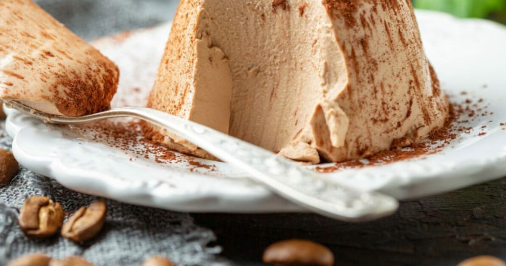 Jak připravit kávové semifreddo a v čem spočívá kouzlo tohoto dezertu?