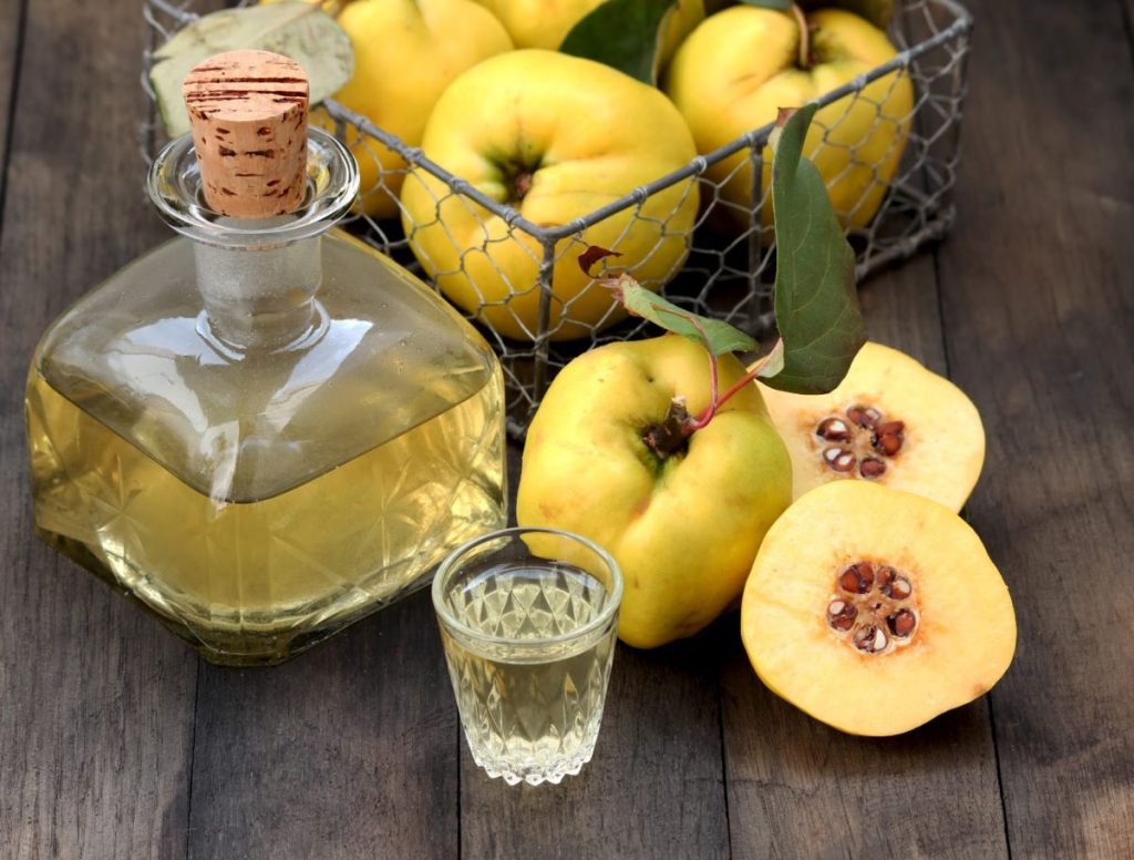 Sklízejte úrodu ve své zahradě a připravte si sirup. Je ideální do zimního čaje.