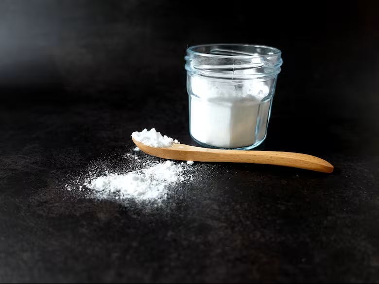 Jedlá soda: jak ji používat k úlevě od pálení žáhy a migrény