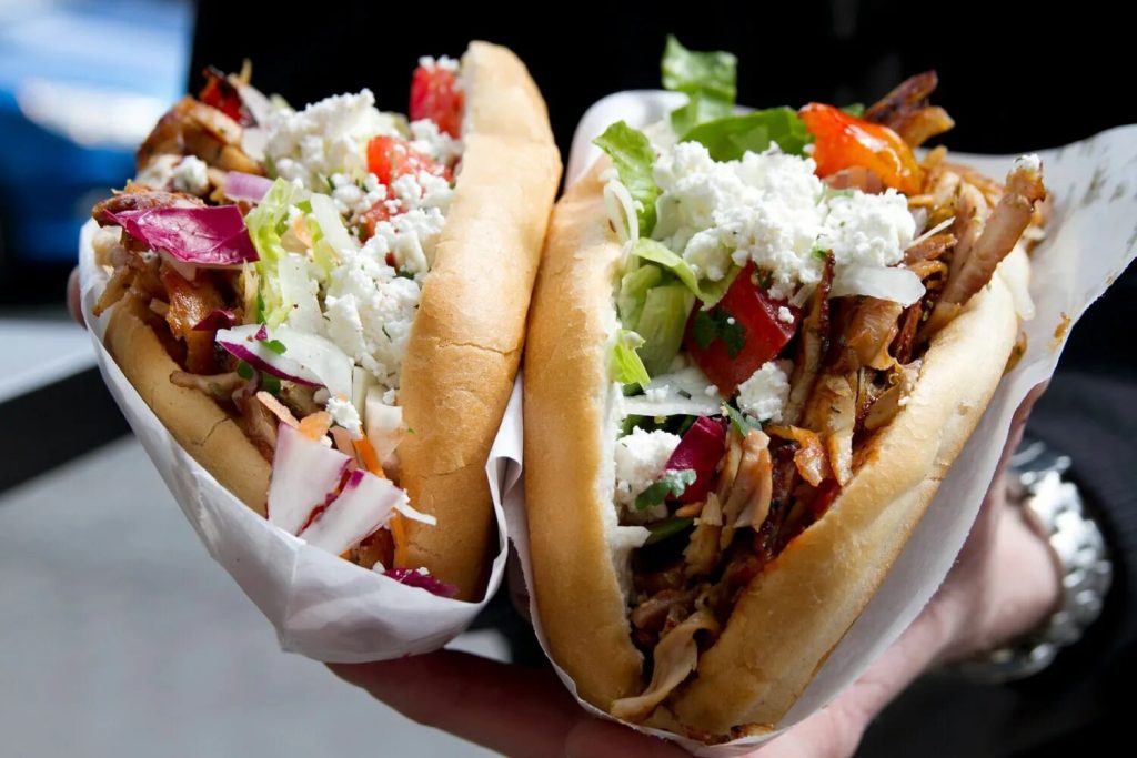 Jíte kebab? Dietolog radí, čemu se při jeho objednávce vyhnout