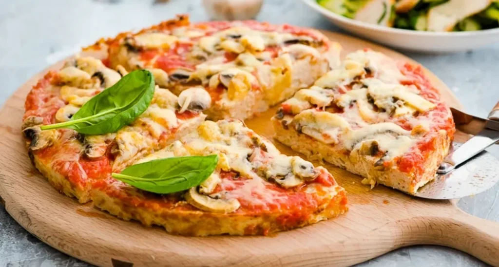 Vezmu tvaroh a 2 vejce. Za minutu mám hotovou chutnou pizzu, kterou můžete jíst i na dietě