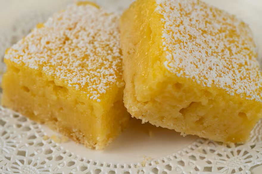 Bez oleje: recept na citronové čtverečky, hotové za půl hodiny