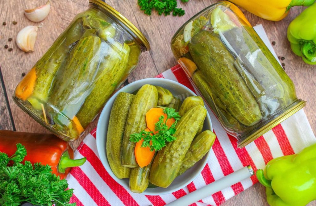 Kolik soli přidat do okurek, aby nezměkly? Starodávný recept na tvrdé a křupavé nakládané okurky