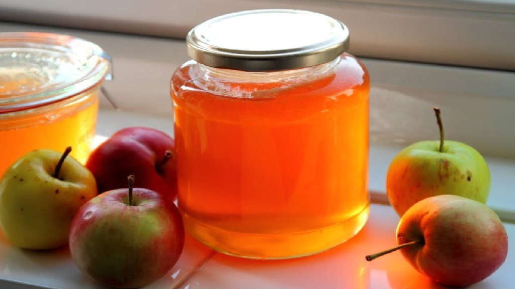 Jablečné želé se vaří 3 minuty a skladuje se celou zimu: jednoduchý recept s mátou překvapí svou chutí