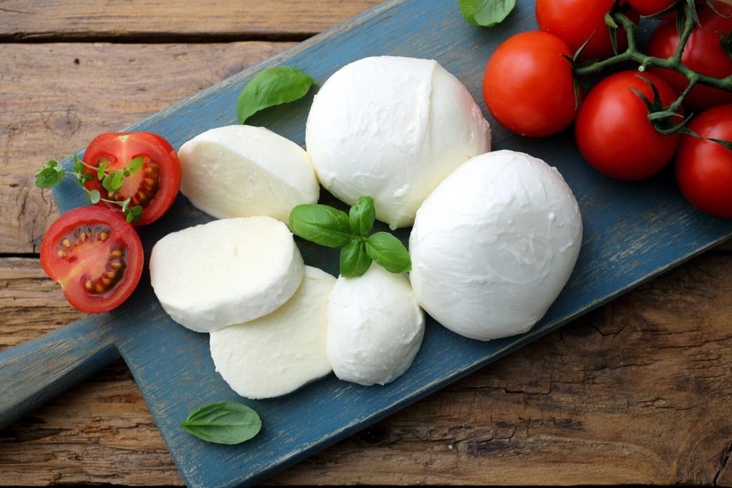 Tento sýr lze konzumovat i při vysoké hladině cholesterolu. Odborníci na výživu jej doporučují.
