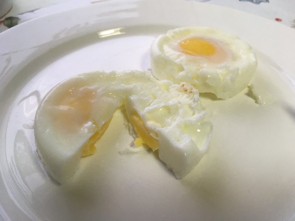 Žádná pánev ani smažení. Takhle připravuji nejlepší míchaná vejce.